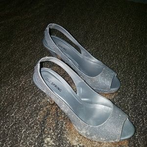 Womens pump shoes